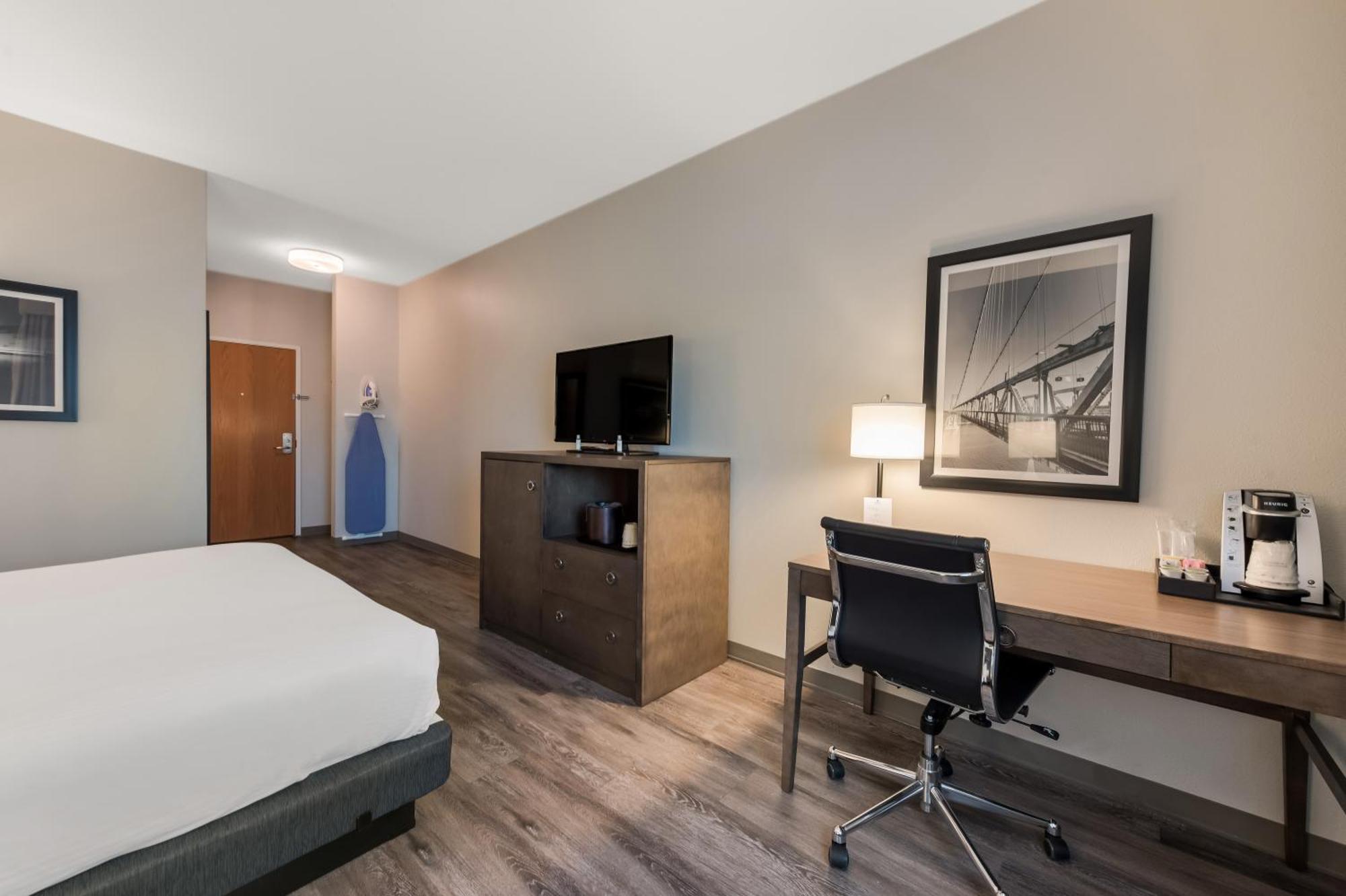 Surestay Plus Hotel By Best Western Highland Poughkeepsie Exterior photo